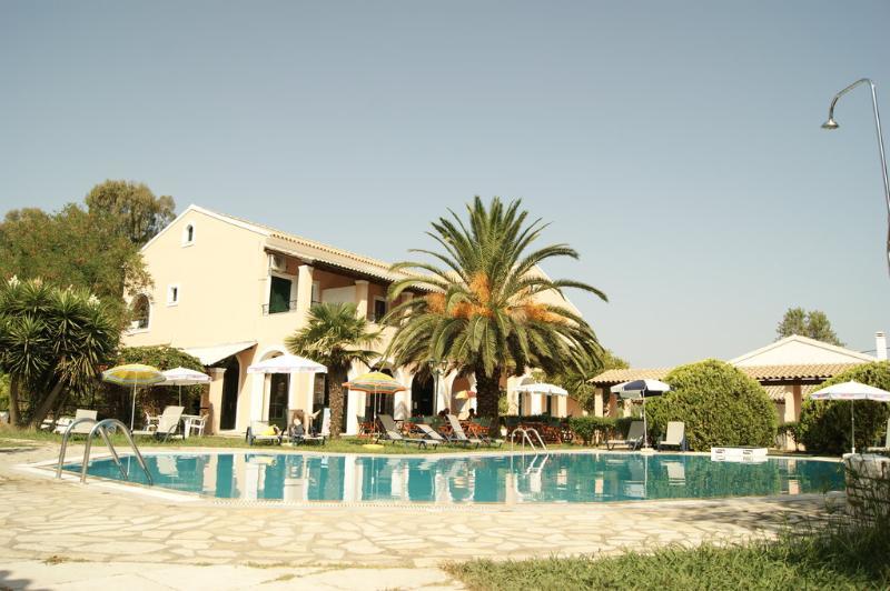 Acharavi Garden 3*