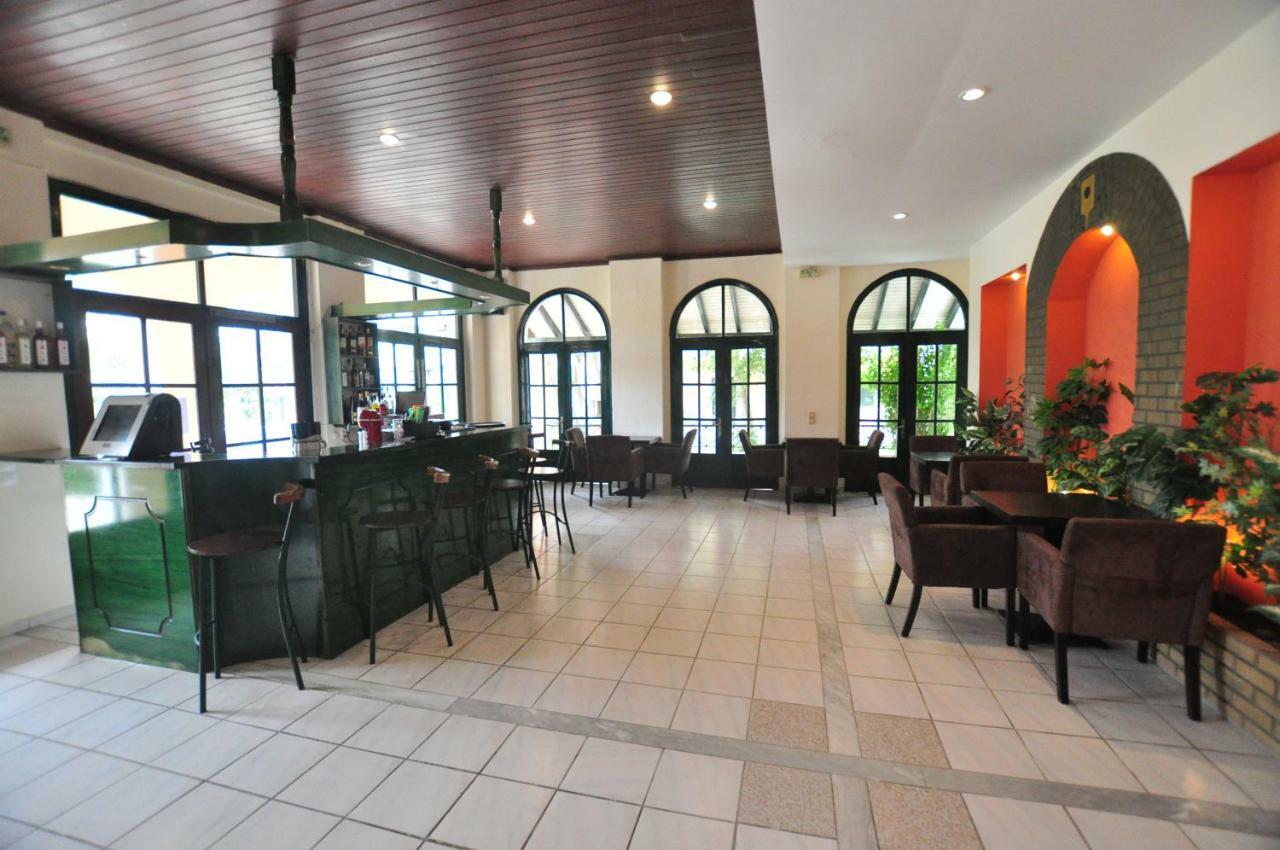 Acharavi Garden 3*
