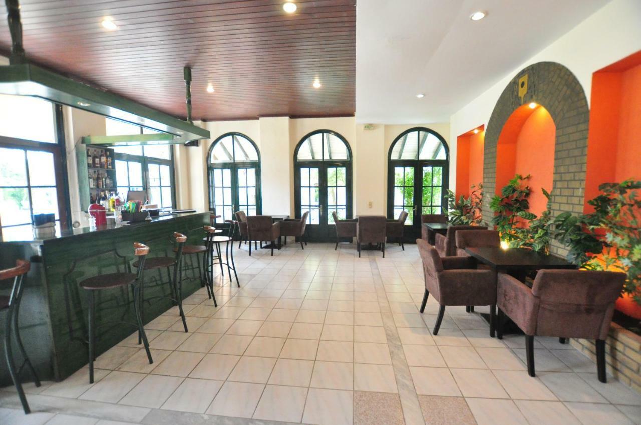 Hotel Acharavi Garden